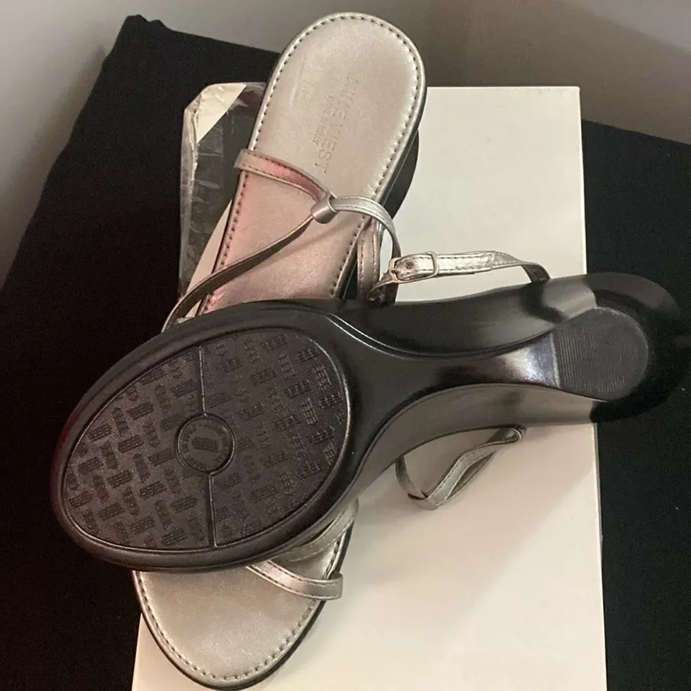 Nine West Pewter sandal, size 11 Medium